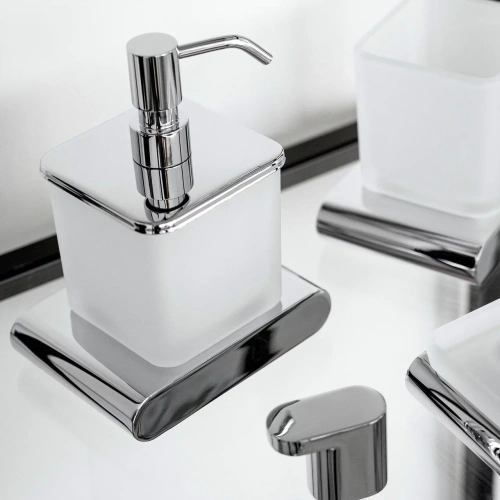 Дозатор Remer Lounge LN13CR