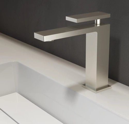 Смеситель для раковины Vincea Dice VBF-2DS1BN