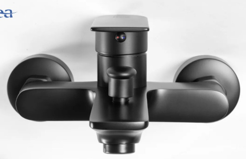 Смеситель для ванны Rea Mayson Black B9634