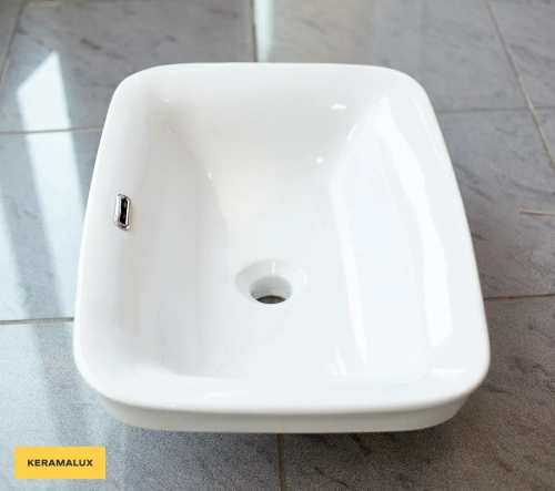 Умывальник Vincea VBS-204