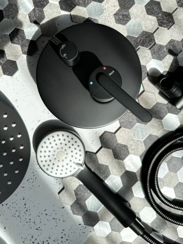 Душевая система Rea Ontario black matt P5501