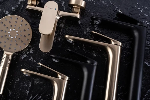 Смеситель для умывальника Rea Marco black matt B4896