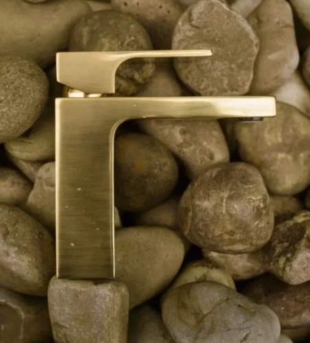 Смеситель для раковины Remer Absolute AU12BG, золото брашированное